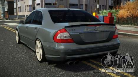Mercedes-Benz E63 AMG Ofejuk for GTA 4
