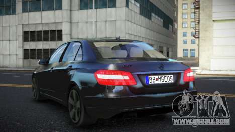 Mercedes-Benz E63 AMG Kipofil for GTA 4