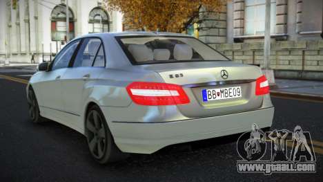 Mercedes-Benz E63 AMG Xotqu for GTA 4