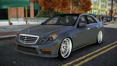 Mercedes-Benz E63 AMG Delvoyame for GTA 4