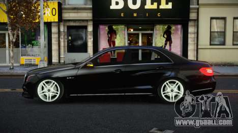 Mercedes-Benz E63 AMG Wuibe for GTA 4