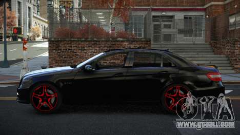 Mercedes-Benz E63 AMG Rezaxovig for GTA 4