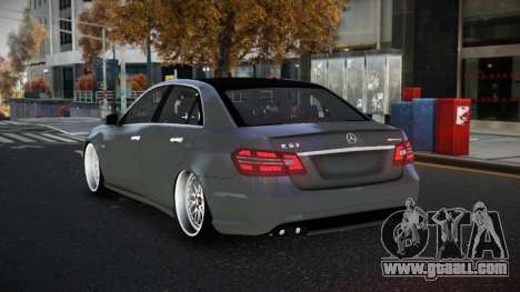 Mercedes-Benz E63 AMG Fogsuhufe for GTA 4