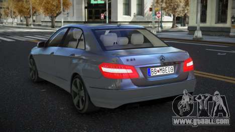 Mercedes-Benz E63 AMG Zodgeduxe for GTA 4