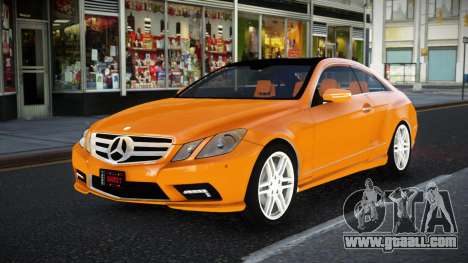 Mercedes-Benz E500 Xirefogu for GTA 4