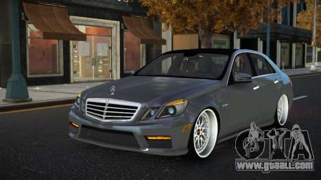 Mercedes-Benz E63 AMG Fogsuhufe for GTA 4