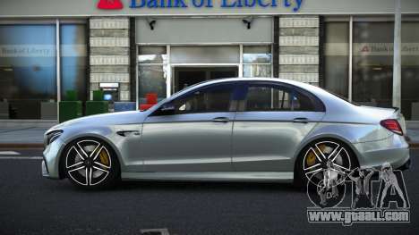 Mercedes-Benz E63 AMG Pipagoka for GTA 4