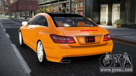 Mercedes-Benz E500 Xirefogu for GTA 4