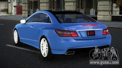Mercedes-Benz E500 Petu for GTA 4