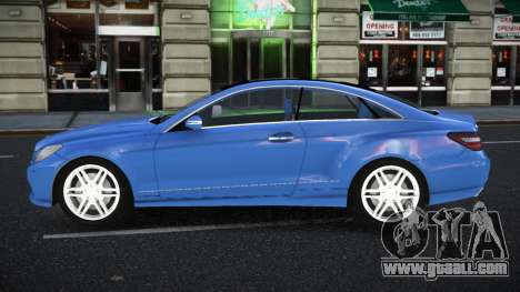 Mercedes-Benz E500 Petu for GTA 4