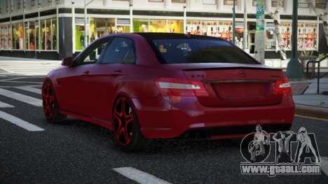 Mercedes-Benz E63 AMG Dusciwuvu for GTA 4