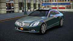 Mercedes-Benz E500 Vantora for GTA 4