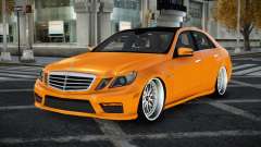 Mercedes-Benz E63 AMG Kadger for GTA 4