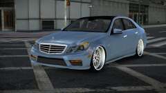 Mercedes-Benz E63 AMG Oyep