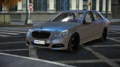 Mercedes-Benz E63 AMG Puyse